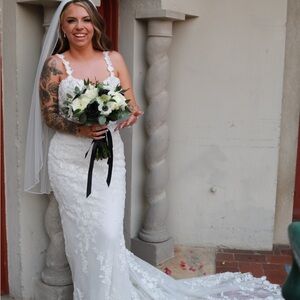 Elegant ivoryLace Wedding Dress
